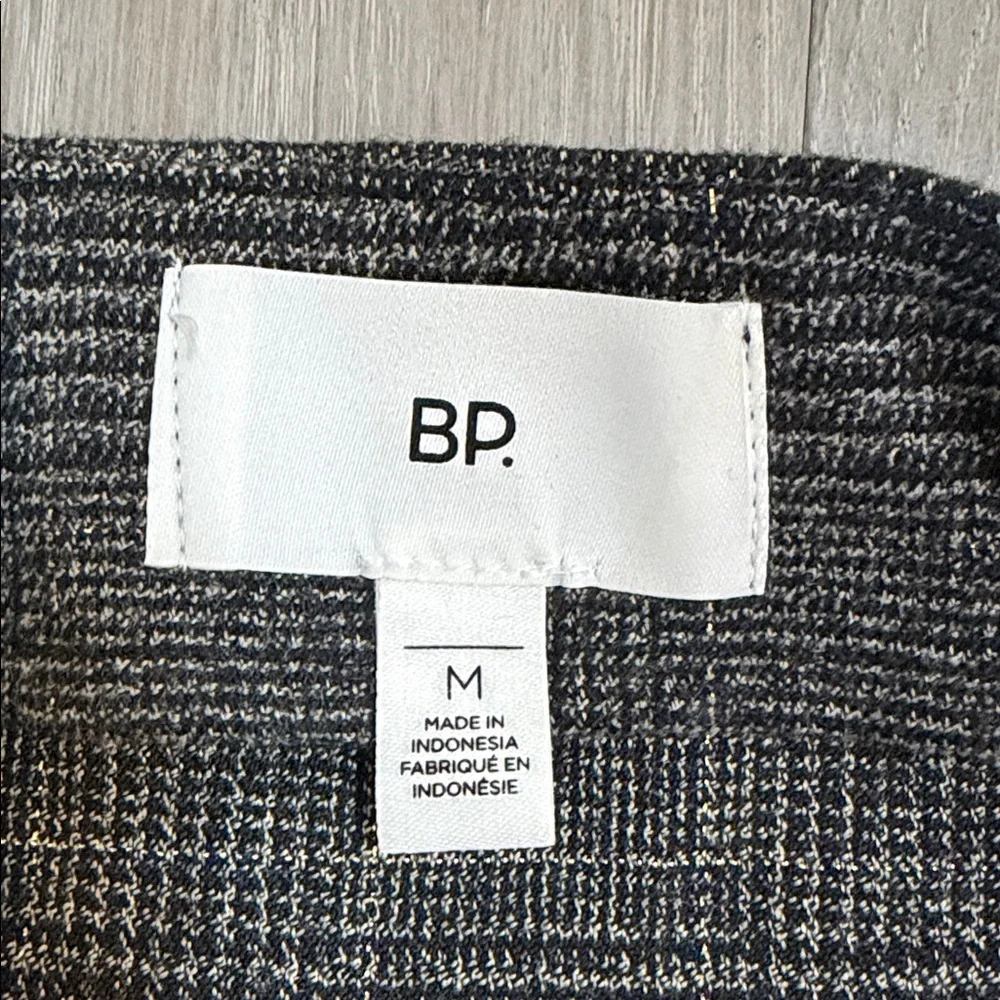 BP Gray Plaid Mini Skirt w/ asym ruffle, EUC,Sz M - Picture 3 of 9